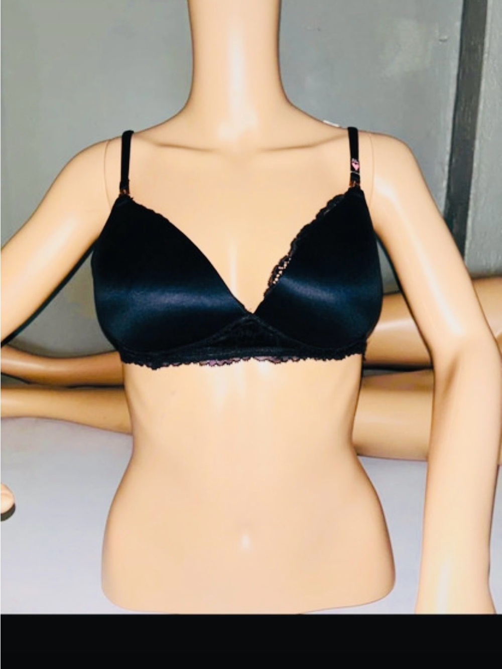 Victoria's Secret Black Lace-Trim Wireless T-Shirt Bra